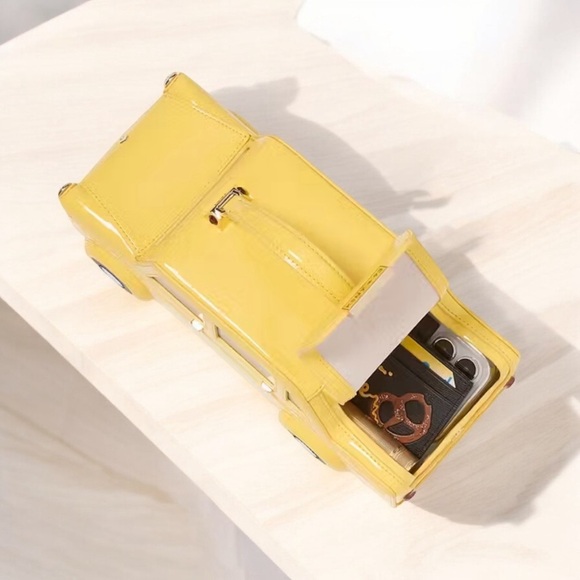 Kate Spade NYC 3D Taxi Crossbody NWT - Picture 9 of 11